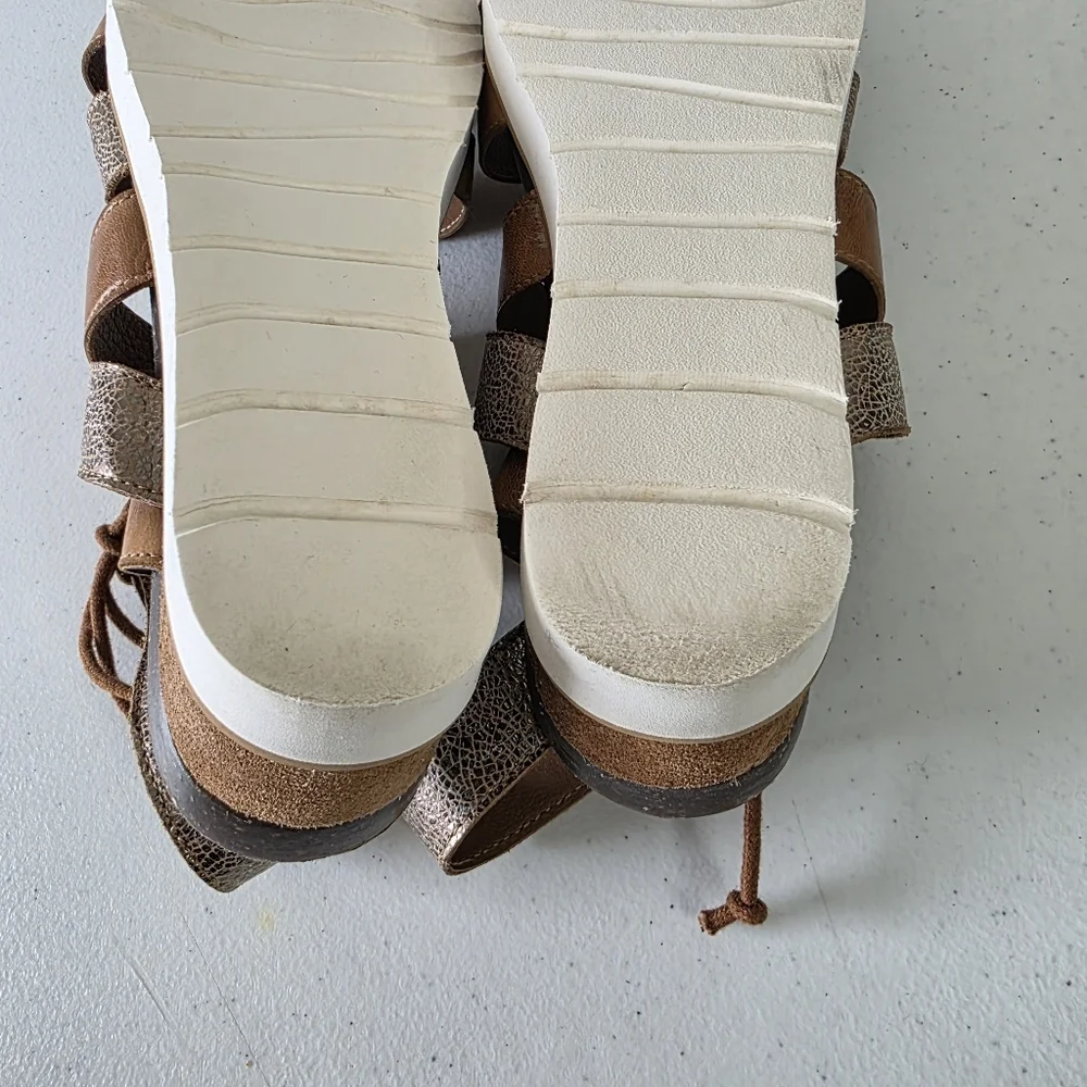 Diba True‎ Gitty Yup Leather Sandals Size 11 M Tie Ankle Strap Metallic Shoes